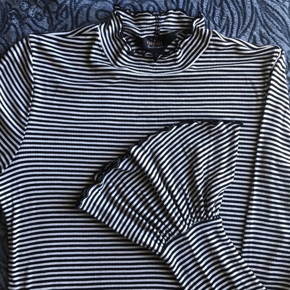 Forever 21 Mock Top